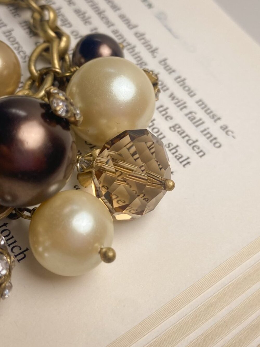 Stella and Dot Audrey Neutral Cluster Pearl Crystal Beaded Gold Chain Bracelet - Picture 9 of 12